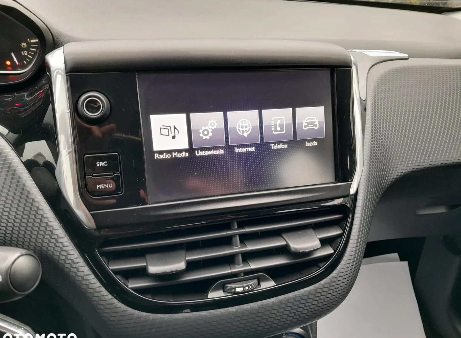 Peugeot 2008 cena 33700 przebieg: 96000, rok produkcji 2016 z Opoczno małe 106